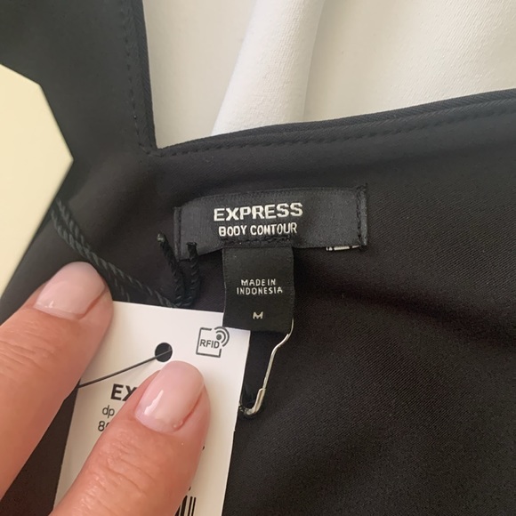 Bundle of 4 new with tags v neck tank tops - Picture 3 of 3